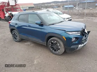 2021 Chevrolet TrailBlazer LT with VIN KL79MPS20MB123873, listed as a IAAI auction lot 41781137 with 33,472 mi miles. Bid and sale history available at carsss.com. Image 1.