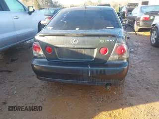 2004 Lexus IS 300/350 with VIN JTHBD192140094109, listed as a IAAI auction lot 41189464 with 357,801 mi miles and . Bid and sale history available at carsss.com. Image 16.