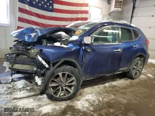 2017 Nissan Rogue SV with VIN 5N1AT2MVXHC777496, listed as a Copart auction lot 45189535 with 0 mi miles and Salvage Title. Bid and sale history available at carsss.com. Image 1.