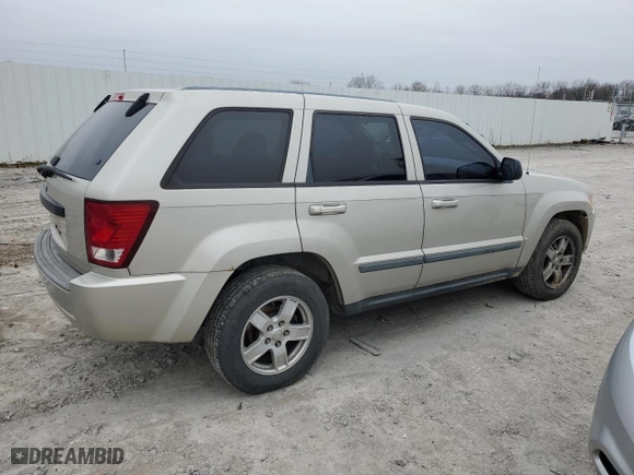 2007 Jeep Grand Cherokee Laredo with VIN 1J8GR48K97C609350, listed as a Copart auction lot 43913885 with 195,125 mi miles and Salvage Title. Bid and sale history available at carsss.com. Image 3.