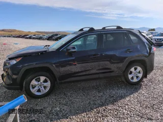 2021 Toyota RAV4 XLE with VIN 2T3P1RFV7MW165421, listed as a Copart auction lot 57441715 with 42,128 mi miles and Salvage title. Bid and sale history available at DreamBid. Image 1.