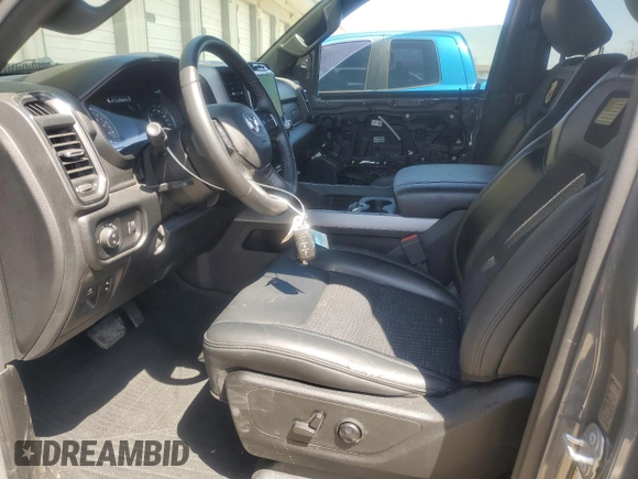 2020 Ram 1500 Big Horn z VIN 1C6SRFFT9LN379629, wystawiony jako Copart lot #51930605 z przebiegiem 71 697 mil mil oraz Szkoda całkowita • Salvage title. Historia ofert i sprzedaży dostępna na DreamBid. Obrazek 7.