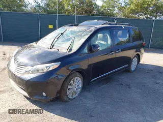 2015 Toyota Sienna XLE with VIN 5TDYK3DC2FS569246, listed as a IAAI auction lot 27475275 with 49,089 mi miles. Bid and sale history available at carsss.com. Image 2.