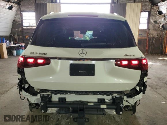 2024 Mercedes-Benz GLS 580 z VIN 4JGFF8FE6RB133451, wystawiony jako Copart lot #53698435 z przebiegiem 6517 mil mil oraz Szkody całkowita. Historia ofert i sprzedaży dostępna na DreamBid. Obrazek 6.