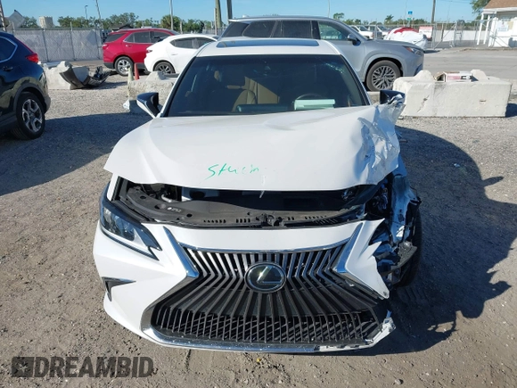 2021 Lexus ES with VIN 58ACZ1B14MU085278, listed as a IAAI auction lot 41813611 with 40,011 mi miles. Bid and sale history available at carsss.com. Image 6.