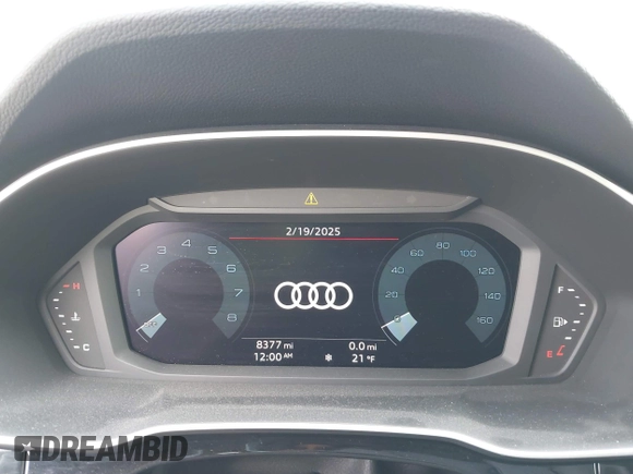 2024 Audi Q3 S line Premium Plus z VIN WA1EECF37R1154359, wystawiony jako IAAI lot #41617551 z przebiegiem 8377 mil mil oraz . Historia ofert i sprzedaży dostępna na DreamBid. Obrazek 7.