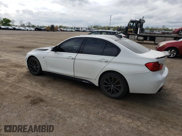 2013 BMW 3 Series 335i xDrive z VIN WBA3B9C53DF585613, wystawiony jako Copart lot #56634425 z przebiegiem 131 604 mil mil oraz Czysty tytuł • Clean title. Historia ofert i sprzedaży dostępna na DreamBid. Obrazek 2.
