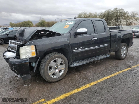 2011 Chevrolet Silverado 1500 LT with VIN 1GCRCSE03BZ185758, listed as a Copart auction lot 45381725 with 138,740 mi miles and Salvage Title. Bid and sale history available at carsss.com. Image 1.