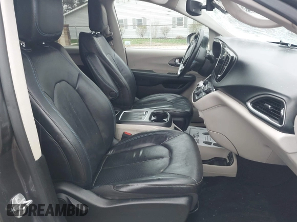 2021 Chrysler Pacifica Touring L with VIN 2C4RC1BG7MR584956, listed as a IAAI auction lot 42016887 with 51,415 mi miles and . Bid and sale history available at DreamBid. Image 5.