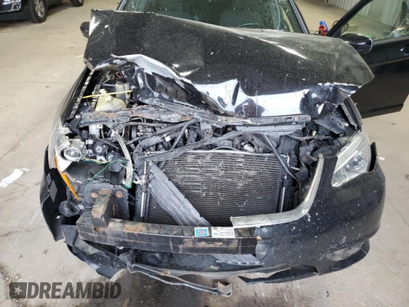 2011 Chrysler 200 Touring z VIN 1C3BC1FB0BN614507, wystawiony jako Copart lot #58739285 z przebiegiem 233 806 mil mil oraz Nie do naprawy • Non repairable. Historia ofert i sprzedaży dostępna na DreamBid. Obrazek 11.