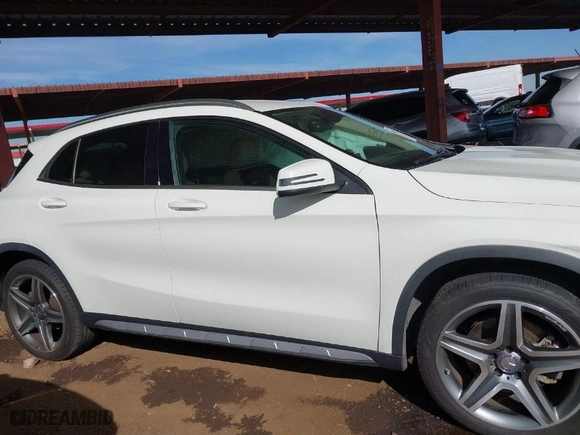 2015 Mercedes-Benz GLA-Class GLA 250 with VIN WDCTG4GB8FJ060855, listed as a IAAI auction lot 41401122 with NaN miles. Bid and sale history available at carsss.com. Image 13.