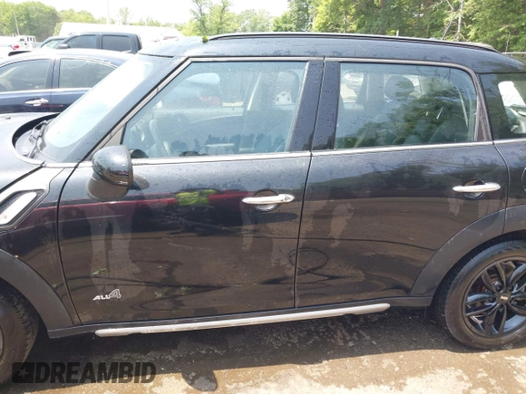 2015 MINI Countryman S with VIN WMWZC5C56FWP45115, listed as a IAAI auction lot 42426394 with 52,937 mi miles and . Bid and sale history available at DreamBid. Image 15.