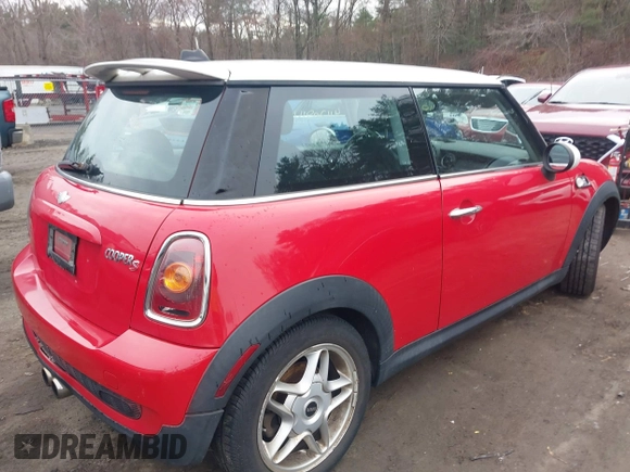 2007 MINI Hardtop S with VIN WMWMF73597TT83782, listed as a IAAI auction lot 41120914 with 80,249 mi miles and . Bid and sale history available at DreamBid. Image 4.