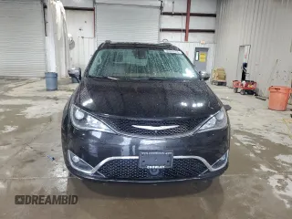 2017 Chrysler Pacifica Limited with VIN 2C4RC1GG8HR644659, listed as a Copart auction lot 60239555 with 94,311 mi miles and Salvage title. Bid and sale history available at DreamBid. Image 5.