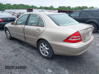 2004 Mercedes-Benz C 240 z VIN WDBRF81J14F450611, wystawiony jako IAAI lot #42420473 z przebiegiem 104 498 mil mil oraz . Historia ofert i sprzedaży dostępna na DreamBid. Obrazek 3.