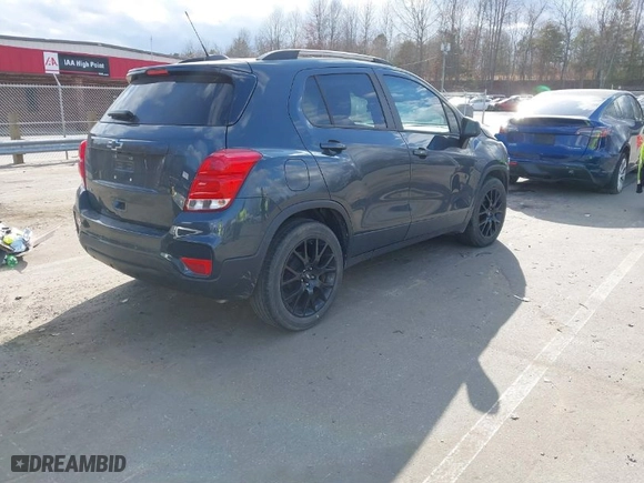 2021 Chevrolet Trax LT with VIN KL7CJLSB9MB348283, listed as a IAAI auction lot 41728023 with 83,267 mi miles. Bid and sale history available at carsss.com. Image 4.