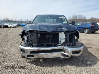 2019 Ram 1500 Big Horn z VIN 1C6SRFFT1KN621098, wystawiony jako Copart lot #52895395 z przebiegiem 66 458 mil mil oraz Szkoda całkowita • Salvage title. Historia ofert i sprzedaży dostępna na DreamBid. Obrazek 5.
