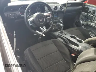 2017 Ford Mustang V6 z VIN 1FA6P8AM1H5267139, wystawiony jako Copart lot #61243115 z przebiegiem 136 917 mil mil oraz Szkoda całkowita • Salvage title. Historia ofert i sprzedaży dostępna na DreamBid. Obrazek 8.