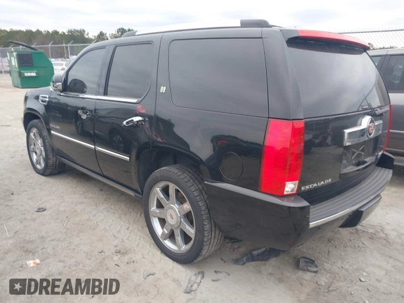 2013 Cadillac Escalade z VIN 1GYS4EEJXDR123523, wystawiony jako IAAI lot #41297183 z przebiegiem 98 248 mil mil oraz . Historia ofert i sprzedaży dostępna na DreamBid. Obrazek 3.