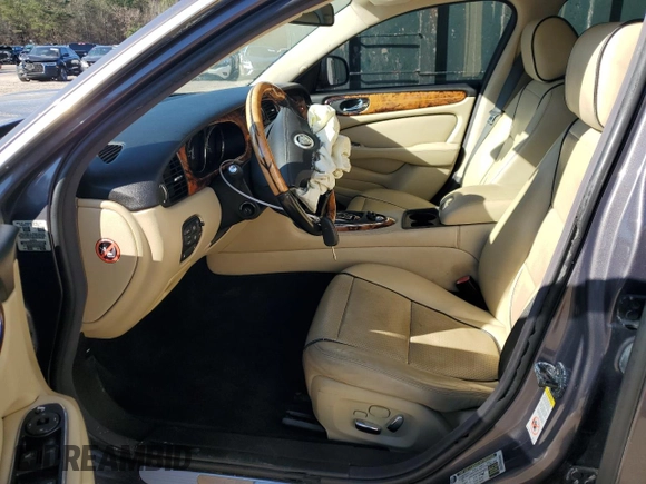 2008 Jaguar XJ Vanden Plas with VIN SAJWA82B08SH20004, listed as a Copart auction lot 87594075 with 130,172 mi miles and Salvage Title. Bid and sale history available at carsss.com. Image 7.