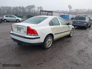 2002 Volvo S60 with VIN YV1RS58D322119152, listed as a IAAI auction lot 41104616 with 132,133 mi miles. Bid and sale history available at carsss.com. Image 4.