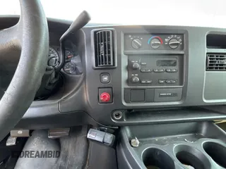 2007 Chevrolet Express Cargo with VIN 1GCFH15T171175079, listed as a Copart auction lot 67054815 with 76,046 mi miles and Clean title. Bid and sale history available at DreamBid. Image 9.