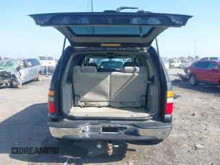 2004 Chevrolet Tahoe LS with VIN 1GNEC13V04R178784, listed as a IAAI auction lot 42013755 with 126,162 mi miles. Bid and sale history available at carsss.com. Image 17.