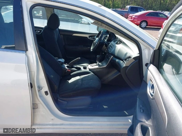 2014 Nissan Sentra SR with VIN 3N1AB7AP2EY270544, listed as a IAAI auction lot 41952047 with 170,172 mi miles. Bid and sale history available at carsss.com. Image 5.