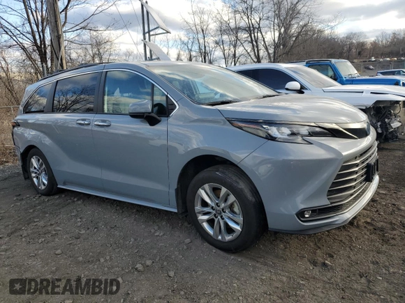2022 Toyota Sienna XLE Woodland Edition with VIN 5TDASKFC7NS050054, listed as a Copart auction lot 88733845 with 29,839 mi miles and Salvage Title. Bid and sale history available at carsss.com. Image 4.