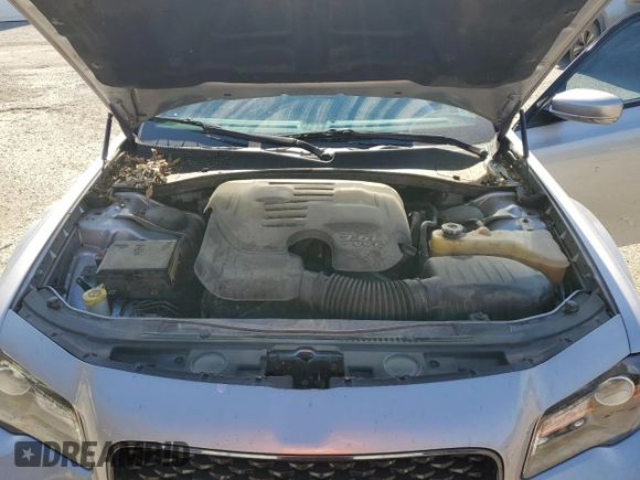 2018 Chrysler 300 with VIN 2C3CCABG6JH240207, listed as a Copart auction lot 49913785 with 111,401 mi miles and Salvage Title. Bid and sale history available at carsss.com. Image 13.