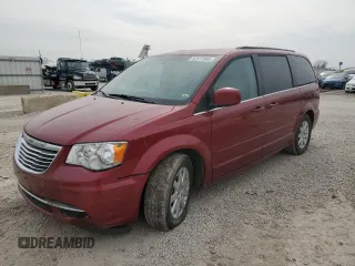 2015 Chrysler Town & Country LX with VIN 2C4RC1AG9FR710478, listed as a Copart auction lot 52577995 with 135,581 mi miles and Clean Title. Bid and sale history available at carsss.com. Image 1.