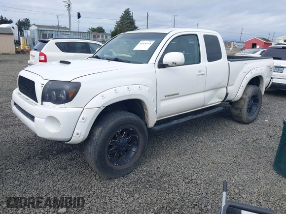 2010 Toyota Tacoma PreRunner with VIN 5TETU4GN0AZ697035, listed as a IAAI auction lot 41976215 with 231,757 mi miles and . Bid and sale history available at DreamBid. Image 18.