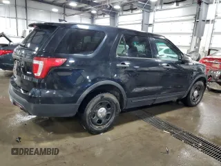 2016 Ford Utility Police Interceptor with VIN 1FM5K8AR0GGC67843, listed as a Copart auction lot 72233174 with 121,027 mi miles and Salvage Title. Bid and sale history available at carsss.com. Image 3.