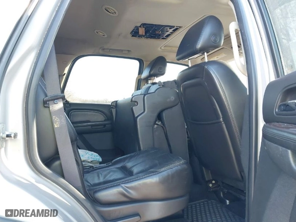 2007 GMC Yukon Denali with VIN 1GKFK638X7J178631, listed as a IAAI auction lot 41762311 with NaN miles. Bid and sale history available at carsss.com. Image 8.