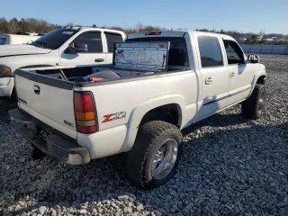 2005 GMC Sierra 1500 SLT z VIN 2GTEK13T451173124, wystawiony jako Copart lot #85948624 z przebiegiem Nie podano mil oraz Szkoda całkowita • Salvage title. Historia ofert i sprzedaży dostępna na DreamBid. Obrazek 4.