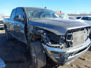 2015 Ram 2500 SLT with VIN 3C6UR5DL5FG685844, listed as a IAAI auction lot 41625743 with 203,224 mi miles. Bid and sale history available at carsss.com. Image 1.