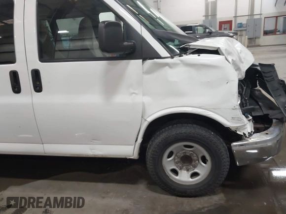 2014 Chevrolet Express Passenger LT with VIN 1GAZG1FG9E1127529, listed as a IAAI auction lot 42151349 with 192,333 mi miles and . Bid and sale history available at DreamBid. Image 18.