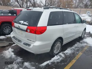 2010 Toyota Sienna XLE z VIN 5TDYK4CC3AS325072, wystawiony jako IAAI lot #41626629 z przebiegiem 145 368 mil mil oraz . Historia ofert i sprzedaży dostępna na DreamBid. Obrazek 4.