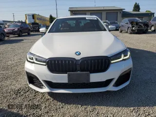 2022 BMW 5 Series 530i xDrive z VIN WBA13BJ00NCJ40607, wystawiony jako Copart lot #54605845 z przebiegiem 27 920 mil mil oraz Szkoda całkowita • Salvage title. Historia ofert i sprzedaży dostępna na DreamBid. Obrazek 5.