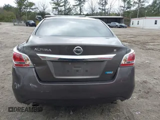 2014 Nissan Altima 2.5 S with VIN 1N4AL3APXEN228967, listed as a IAAI auction lot 41869277 with 174,149 mi miles. Bid and sale history available at carsss.com. Image 16.