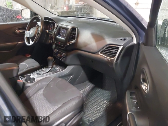 2020 Jeep Cherokee Latitude z VIN 1C4PJMCB7LD529460, wystawiony jako IAAI lot #42296532 z przebiegiem 83 905 mil mil oraz . Historia ofert i sprzedaży dostępna na DreamBid. Obrazek 5.
