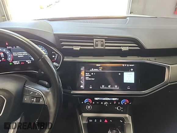 2023 Audi Q3 S line Premium с VIN WA1DECF38P1102974, выставлен на аукционе IAAI как лот 42852727 с пробегом 45 357 миль миль и . История ставок и продаж доступна на DreamBid. Изображение 23.