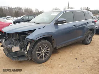 2019 Toyota Highlander SE with VIN 5TDKZRFH5KS317479, listed as a IAAI auction lot 41435433 with NaN miles. Bid and sale history available at carsss.com. Image 17.