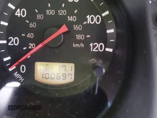 2005 Mitsubishi Outlander LS with VIN JA4LX31F25U045299, listed as a IAAI auction lot 41339369 with 100,697 mi miles. Bid and sale history available at carsss.com. Image 7.
