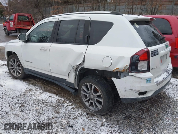2015 Jeep Compass Limited with VIN 1C4NJDCB9FD216387, listed as a IAAI auction lot 41231484 with 95,436 mi miles. Bid and sale history available at carsss.com. Image 3.