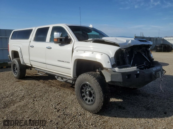 2019 GMC Sierra 2500HD Denali with VIN 1GT12SEY8KF101389, listed as a Copart auction lot 43458535 with 199,041 mi miles and Salvage Title. Bid and sale history available at carsss.com. Image 4.
