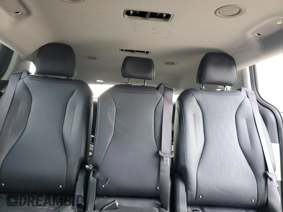 2024 Kia Carnival LX with VIN KNDNB4H38R6387168, listed as a Copart auction lot 84255354 with 7,884 mi miles and Salvage Title. Bid and sale history available at carsss.com. Image 10.