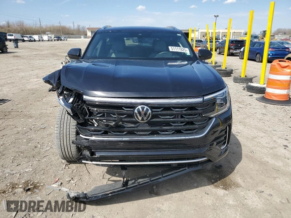 2024 Volkswagen Atlas SEL R-Line with VIN 1V2AE2CAXRC228149, listed as a Copart auction lot 51111825 with 6,548 mi miles and Salvage title. Bid and sale history available at DreamBid. Image 5.