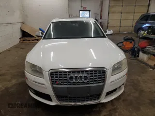 2008 Audi S8 z VIN WAUPN94E88N010023, wystawiony jako Copart lot #46978255 z przebiegiem 160 586 mil mil oraz Szkoda całkowita • Salvage title. Historia ofert i sprzedaży dostępna na DreamBid. Obrazek 5.