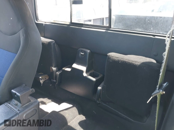 2003 Ford Ranger XL Fleet с VIN 1FTZR45E63PB10538, выставлен на аукционе IAAI как лот 42283191 с пробегом 252 049 миль миль и . История ставок и продаж доступна на DreamBid. Изображение 8.